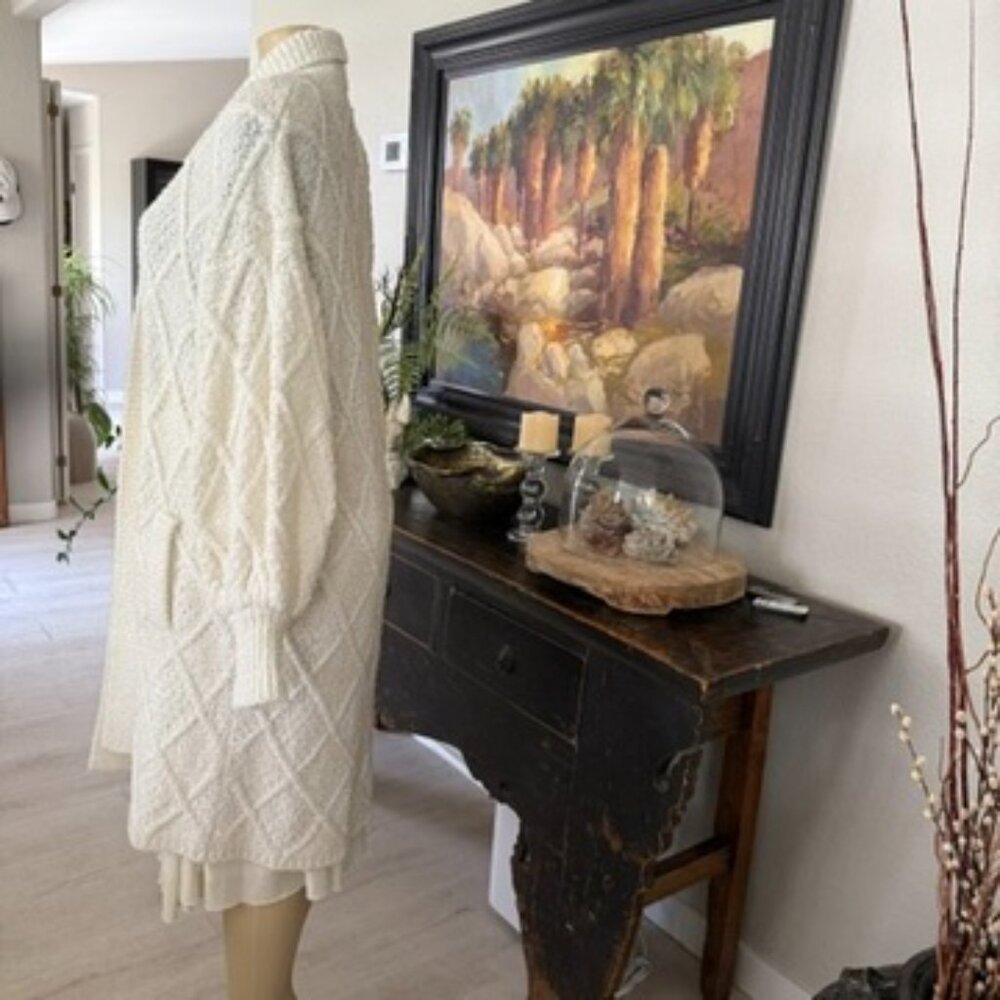 Sideffects Below The Knee Length Big Sleeved Fron… - image 8